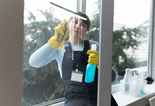 Nettoyage de vitres intérieures et extérieures aux Rairies
